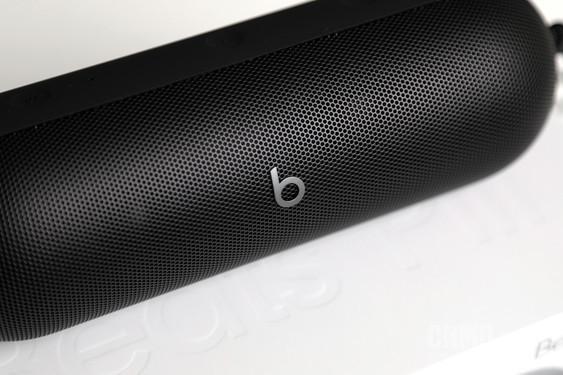 物 Beats Pill帮你好事成双K8凯发集团让音乐成为你最好的圣诞礼(图2)