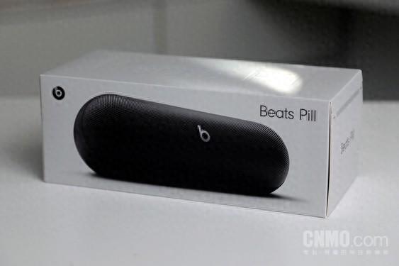 物 Beats Pill帮你好事成双K8凯发集团让音乐成为你最好的圣诞礼(图1)