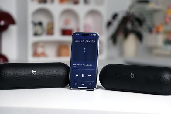 物 Beats Pill帮你好事成双K8凯发集团让音乐成为你最好的圣诞礼(图6)