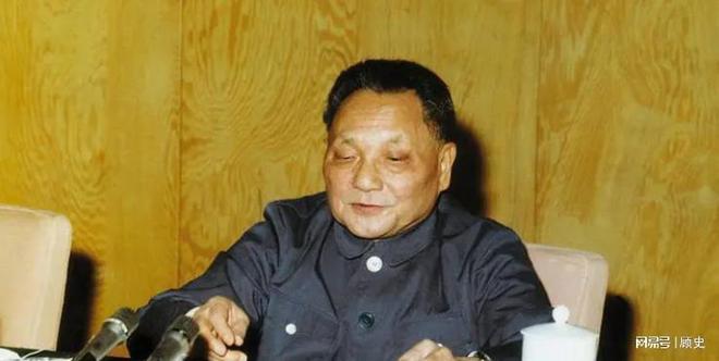 来看望压低声音说：提防那俩戴眼镜的凯发k8国际登录73年复出萧劲光前(图11)